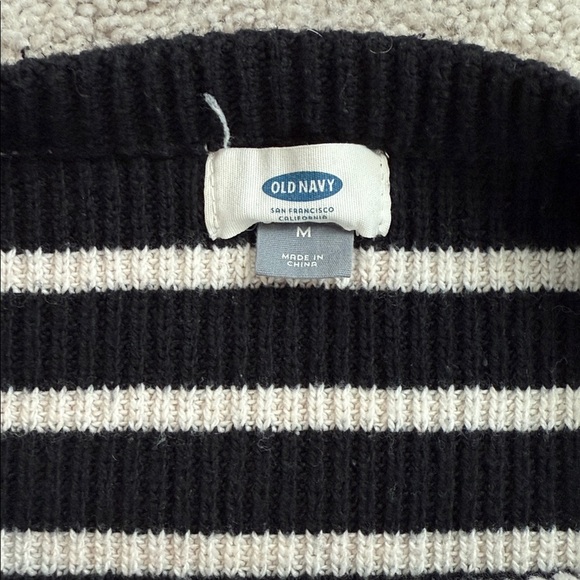 Old Navy Monochrome Striped Knit Sweater Size M - Picture 2 of 6